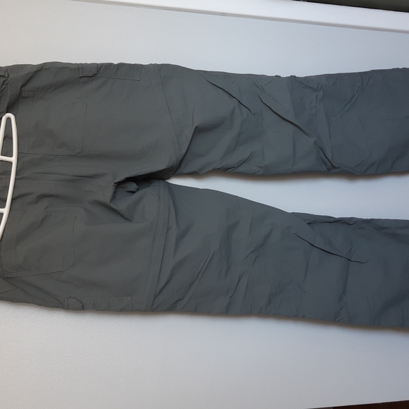 The North Face Zip pant shorts size 16 - Picture 5 of 5